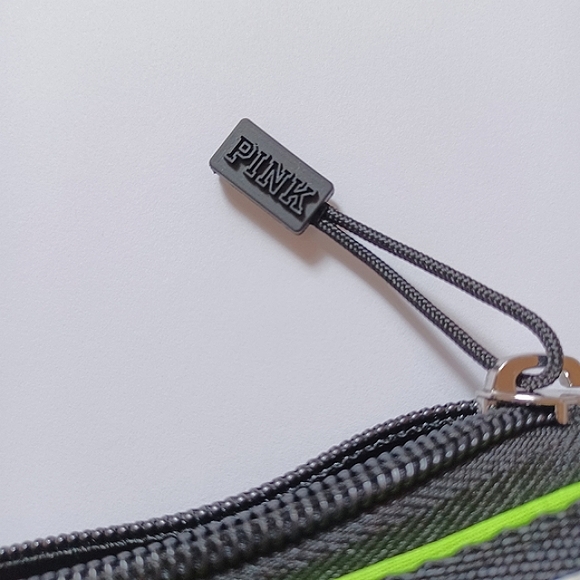 New Victoria's Secret PINK Waterproof Pouch Bag - Picture 4 of 5